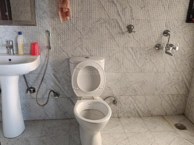 2 BHK Apartment in Siddharth Vihar for rent Ghaziabad. The reference number is 21255880