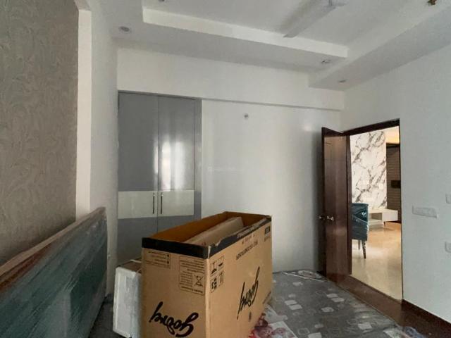 2 BHK Apartment in Siddharth Vihar for rent Ghaziabad. The reference number is 21318264