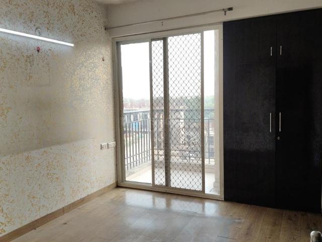 2 BHK Apartment in Siddharth Vihar for resale Ghaziabad. The reference number is 18793618