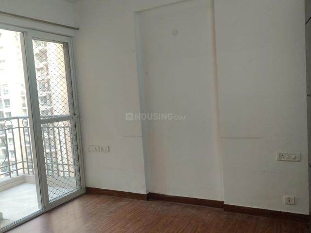 2 BHK Apartment in Siddharth Vihar for resale Ghaziabad. The reference number is 19113073