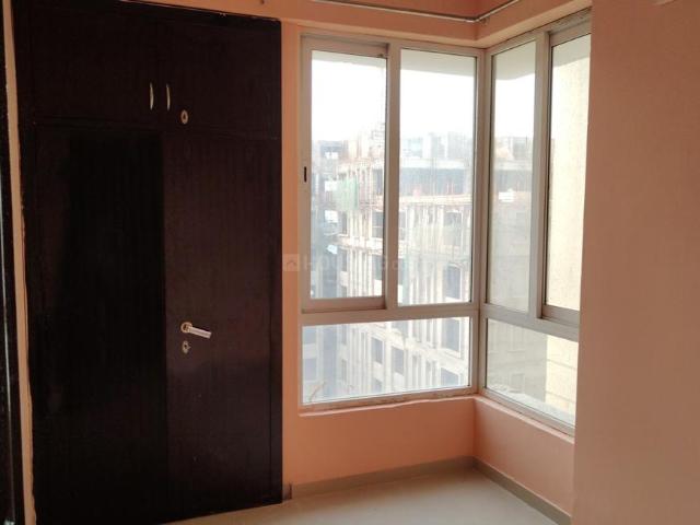 2 BHK Apartment in Siddharth Vihar for resale Ghaziabad. The reference number is 20136273