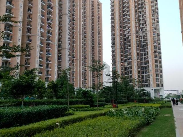 2 BHK Apartment in Siddharth Vihar for resale Ghaziabad. The reference number is 21043352