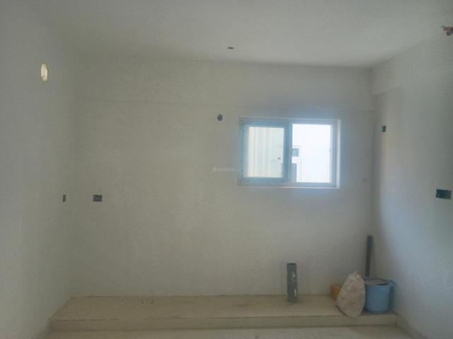 2 BHK Apartment in Sikanderguda for resale Hyderabad. The reference number is 21204800