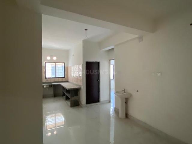2 BHK Apartment in Sinthi for resale Kolkata. The reference number is 21165968