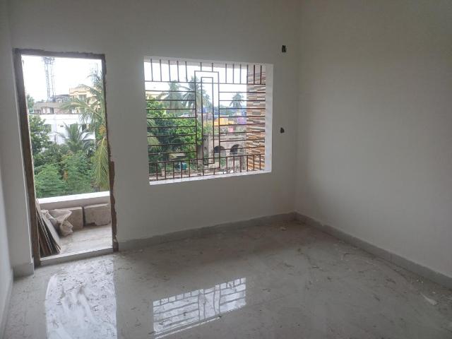 2 BHK Apartment in Sinthi for resale Kolkata. The reference number is 21273734