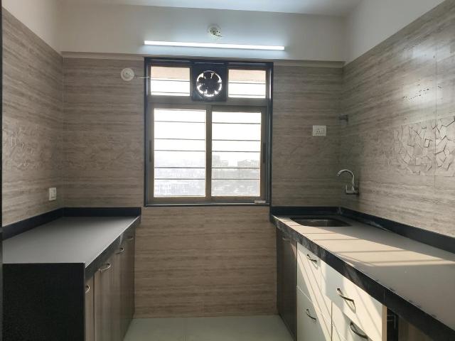 2 BHK Apartment in Sion for rent Mumbai. The reference number is 18590637