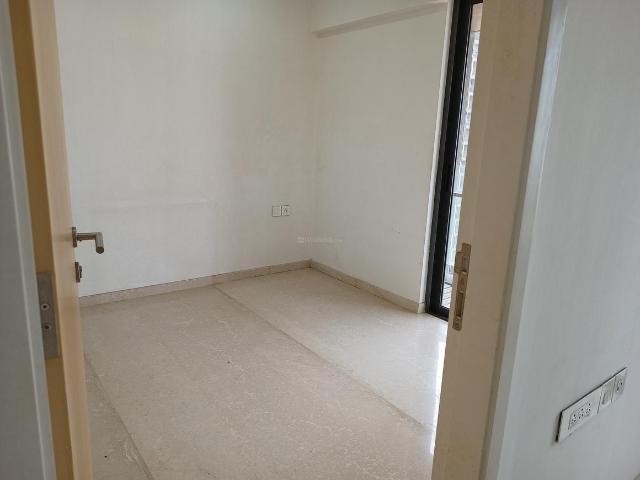 2 BHK Apartment in Sion for rent Mumbai. The reference number is 19440564