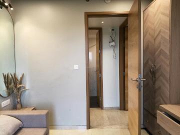 2 BHK Apartment in Sion for rent Mumbai. The reference number is 19445492