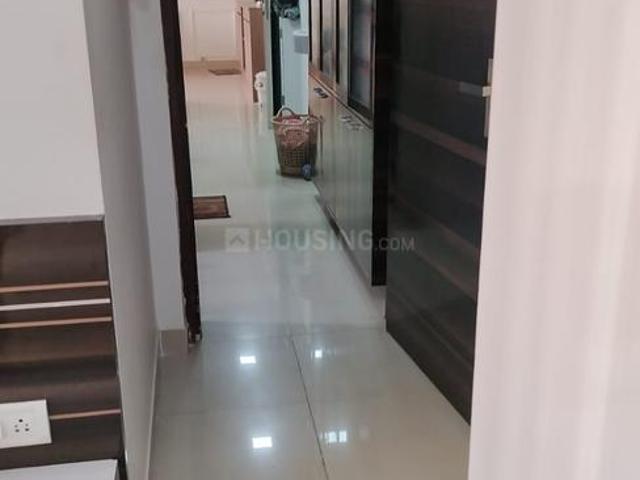2 BHK Apartment in Sion for rent Mumbai. The reference number is 19992052