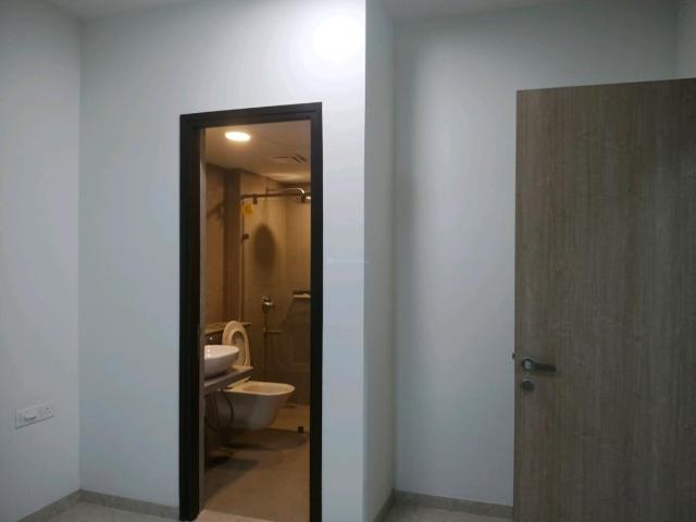 2 BHK Apartment in Sion for rent Mumbai. The reference number is 20275919