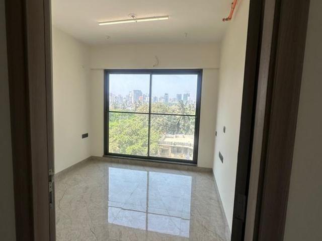 2 BHK Apartment in Sion for rent Mumbai. The reference number is 21064403