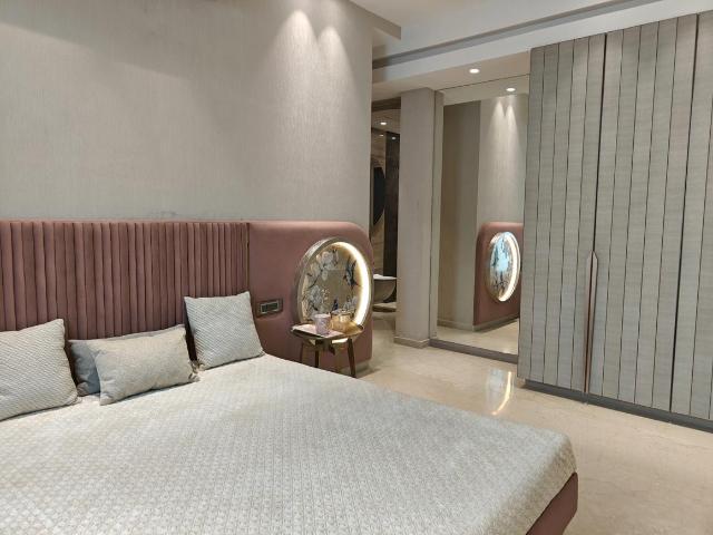 2 BHK Apartment in Sion for resale Mumbai. The reference number is 16054039