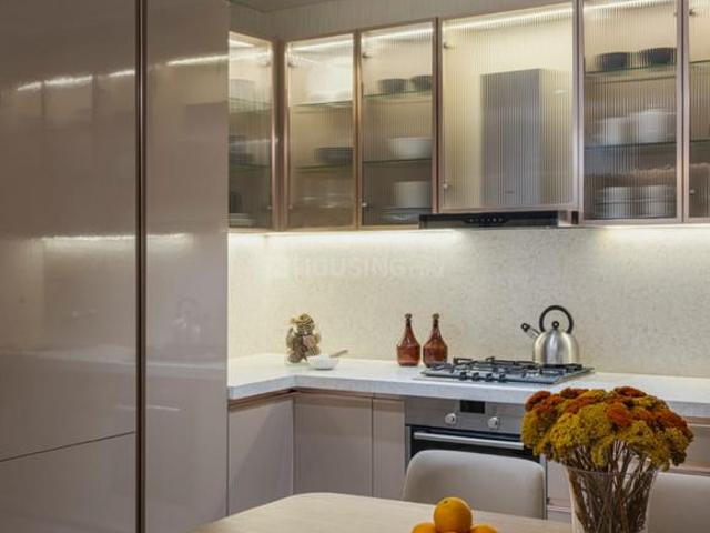 2 BHK Apartment in Sion for resale Mumbai. The reference number is 19641898