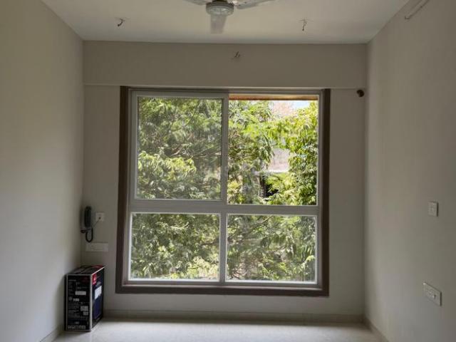 2 BHK Apartment in Sion for resale Mumbai. The reference number is 20369717