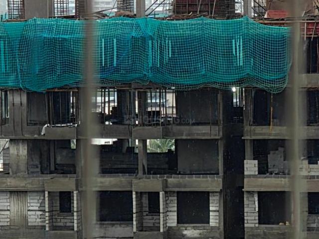 2 BHK Apartment in Sion for resale Mumbai. The reference number is 20614174