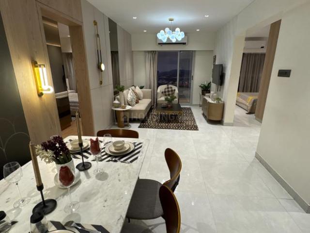 2 BHK Apartment in Sion for resale Mumbai. The reference number is 21009359