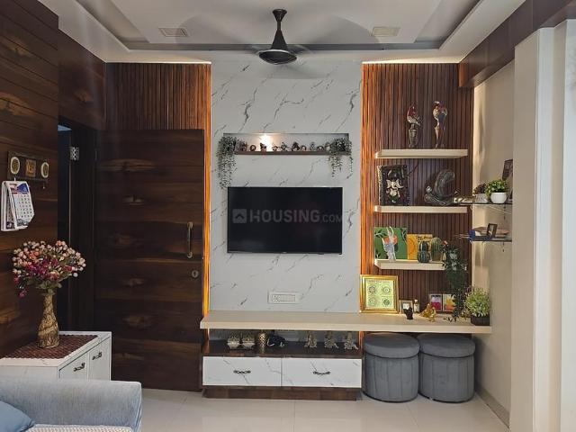 2 BHK Apartment in Sion for resale Mumbai. The reference number is 21275315