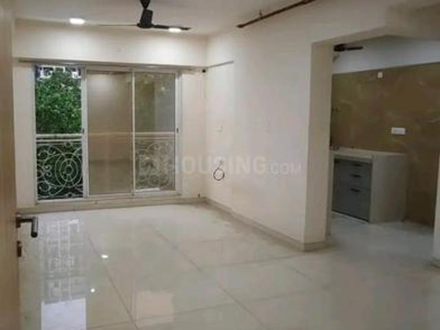 2 BHK Apartment in Sion for resale Mumbai. The reference number is 21356664