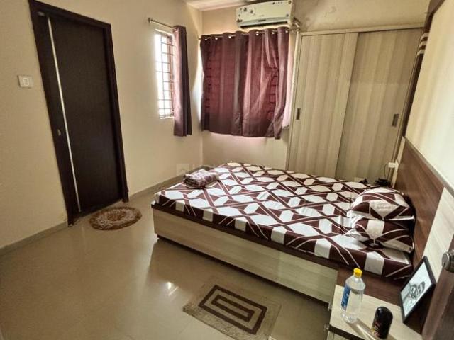 2 BHK Apartment in Sunpharma Road for rent Vadodara. The reference number is 19810832