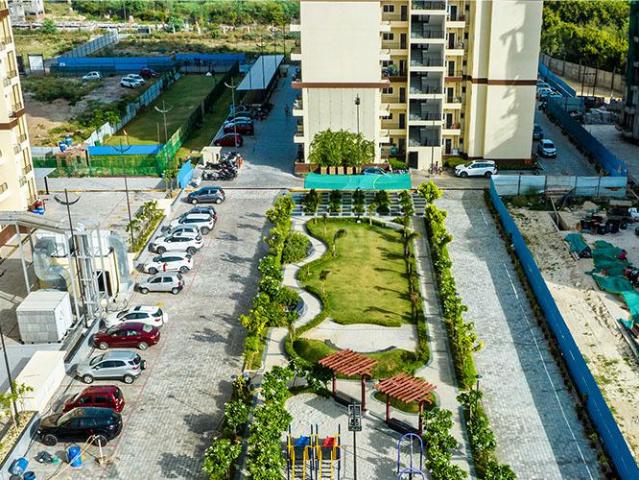 2 BHK Apartment in Sushant Golf City for resale Lucknow. The reference number is 21179351