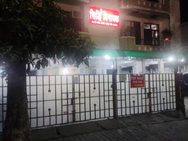 2 BHK Apartment in Swaraj Nagar for rent Kanpur. The reference number is 16638951