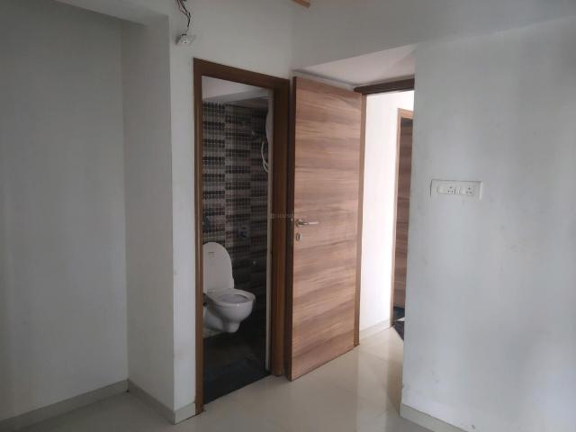 2 BHK Apartment in Powai for rent Mumbai. The reference number is 18814032