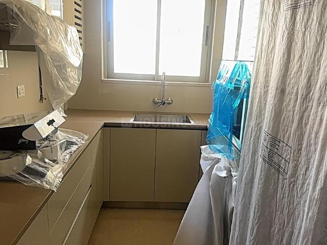 2 BHK Apartment in Powai for rent Mumbai. The reference number is 18813399