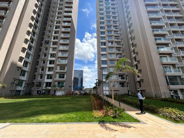2 BHK Apartment in Powai for rent Mumbai. The reference number is 21012072