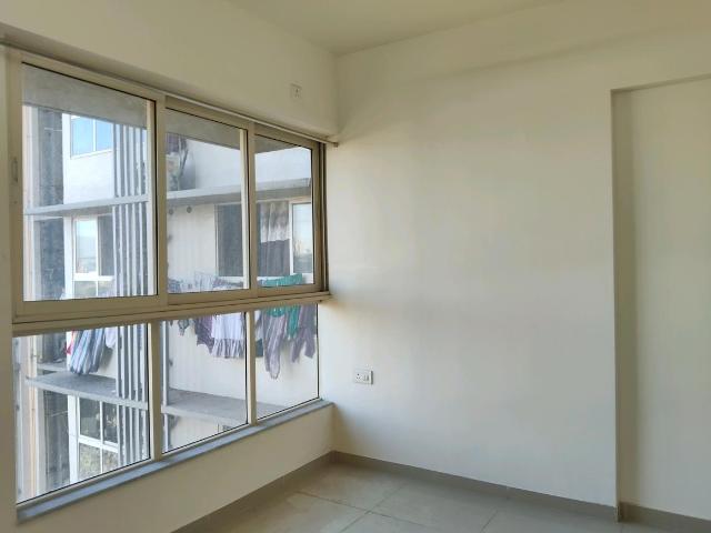 2 BHK Apartment in Pokhran 2 for resale Thane. The reference number is 19445379