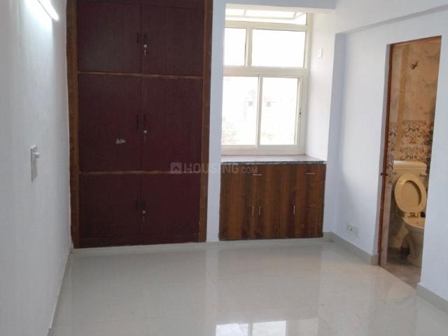 2 BHK Apartment in Patparganj for rent New Delhi. The reference number is 19534980