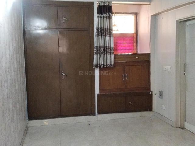 2 BHK Apartment in Patparganj for rent New Delhi. The reference number is 19829907