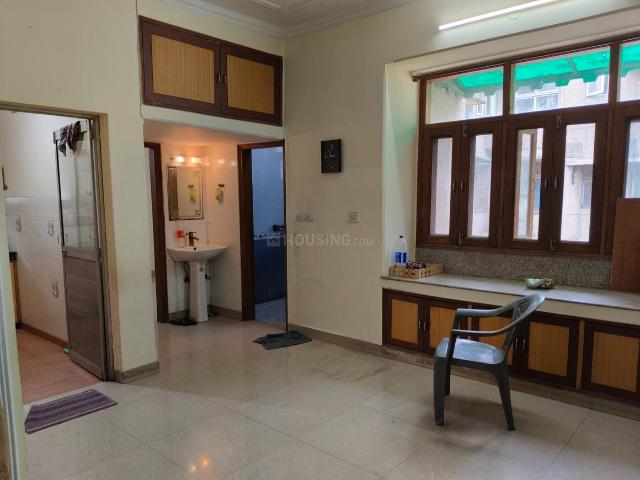 2 BHK Apartment in Patparganj for rent New Delhi. The reference number is 20692403