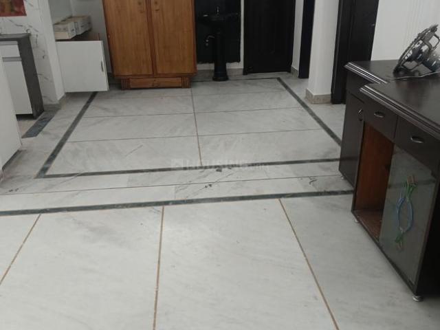 2 BHK Apartment in Patparganj for rent New Delhi. The reference number is 21013659