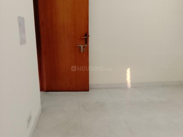 2 BHK Apartment in Patparganj for rent New Delhi. The reference number is 21185383