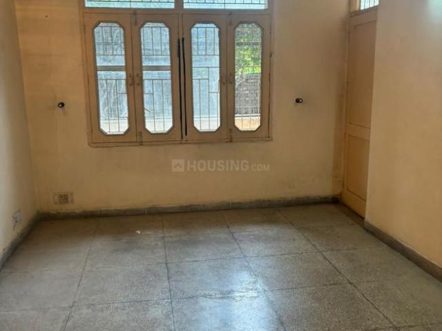 2 BHK Apartment in Patparganj for resale New Delhi. The reference number is 18983945