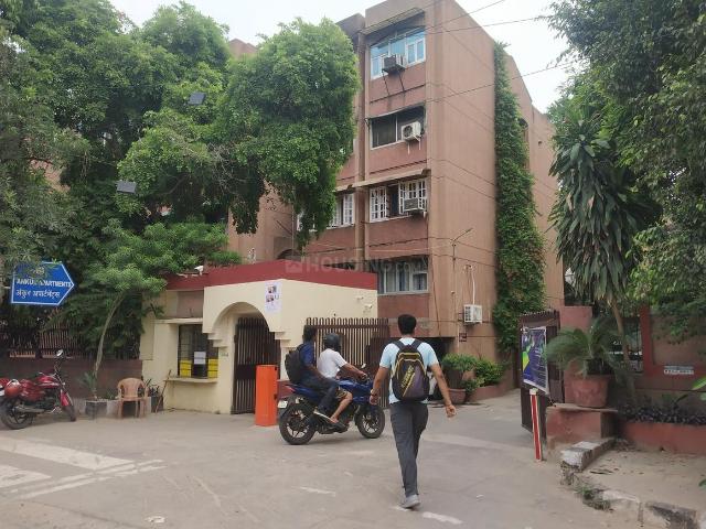 2 BHK Apartment in Patparganj for resale New Delhi. The reference number is 21180225