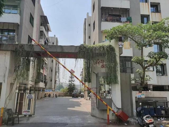 2 BHK Apartment in Pal for rent Surat. The reference number is 18891655