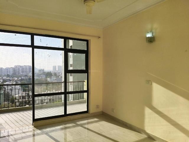 2 BHK Apartment in Palam Vihar for resale Gurgaon. The reference number is 12880062