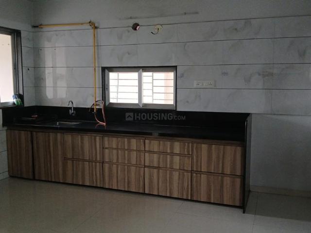 2 BHK Apartment in Palanpur for rent Surat. The reference number is 18186502