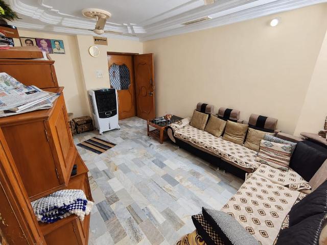 2 BHK Apartment in Paldi for resale Ahmedabad. The reference number is 21337231