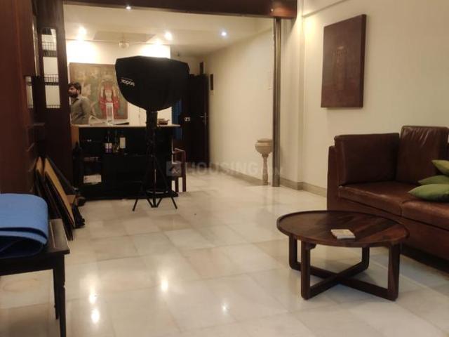 2 BHK Apartment in Pali Hill for rent Mumbai. The reference number is 19320070