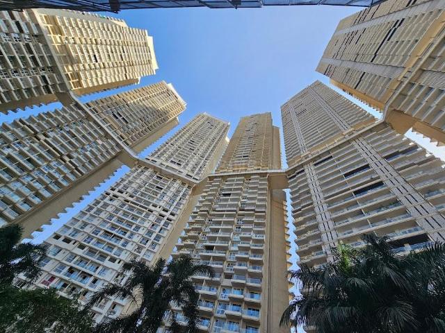 2 BHK Apartment in Parel for rent Mumbai. The reference number is 18417964