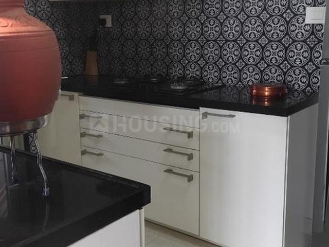 2 BHK Apartment in Parel for rent Mumbai. The reference number is 19066397