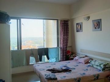 2 BHK Apartment in Parel for rent Mumbai. The reference number is 19102663