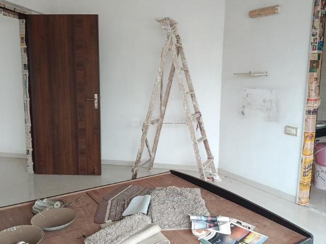 2 BHK Apartment in Parel for rent Mumbai. The reference number is 20658701