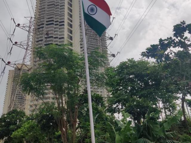 2 BHK Apartment in Parel for resale Mumbai. The reference number is 14225124