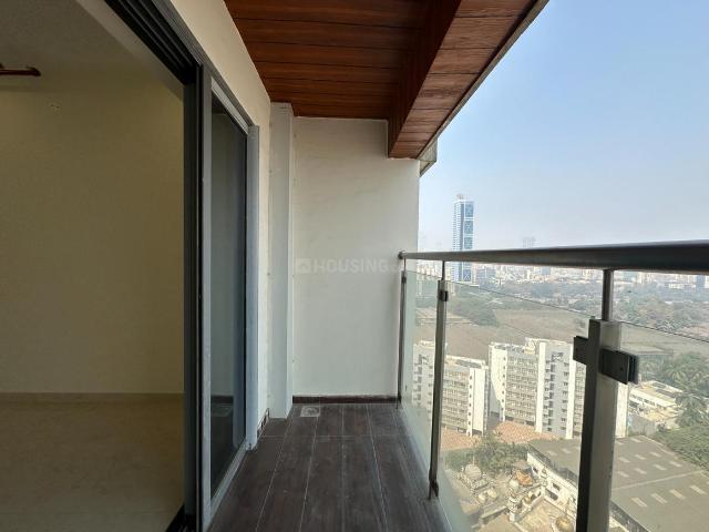2 BHK Apartment in Parel for resale Mumbai. The reference number is 18061775