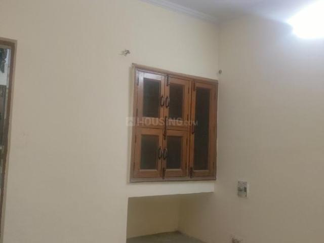 2 BHK Apartment in Paschim Vihar for rent New Delhi. The reference number is 19639276