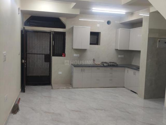 2 BHK Apartment in Paschim Vihar for rent New Delhi. The reference number is 20137113