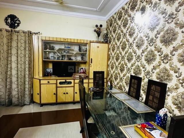 2 BHK Apartment in Paschim Vihar for rent New Delhi. The reference number is 20263514